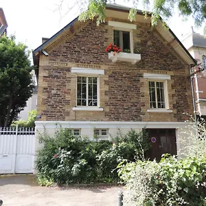 Frühstückspension D'hote Le Jardin De L'esplanade Centre Et Gare, Rennes