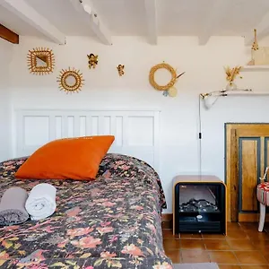 https://chambre-atypique-dans-cafe-healthy.fr-provencehotel.com